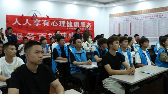 会议室里的人们 AI 生成的内容可能不正确。