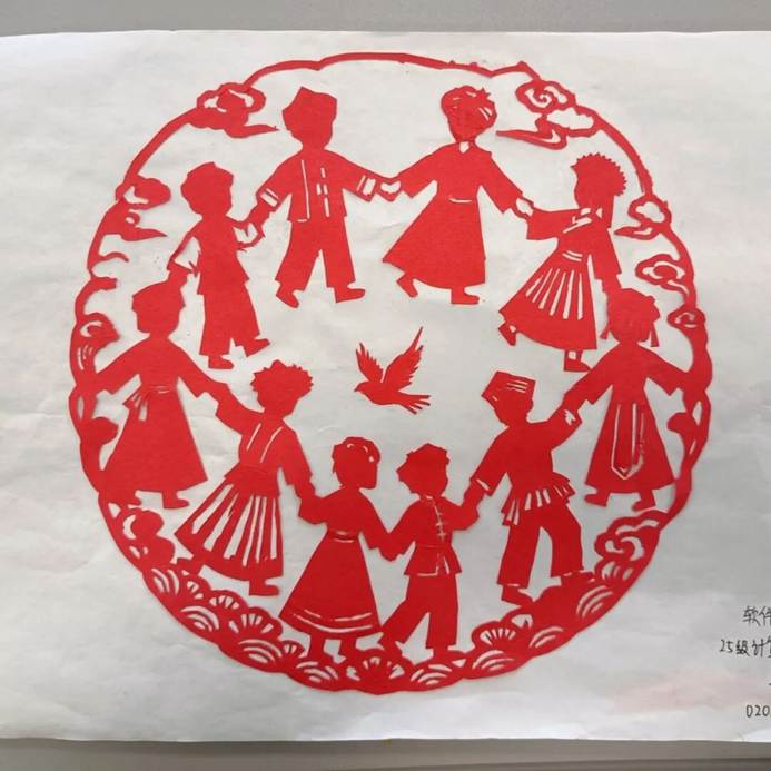 图片包含 桌子, 大, 关, 水果 AI 生成的内容可能不正确。