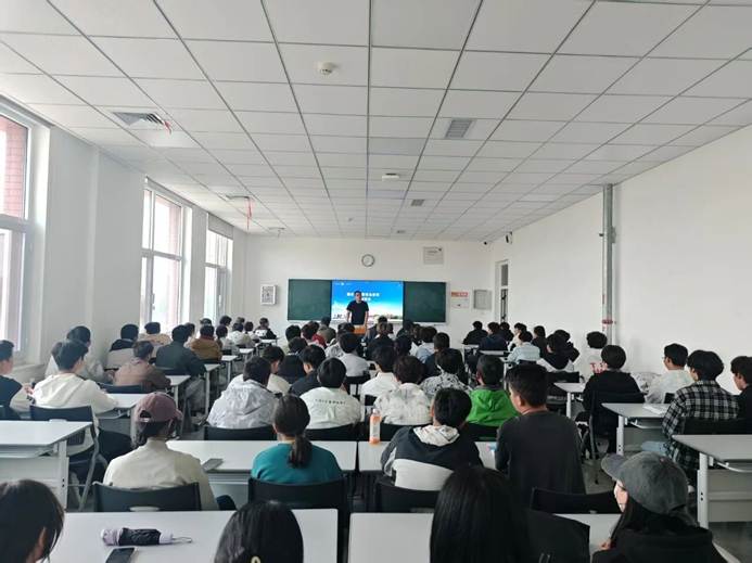 会议室里的人们 AI 生成的内容可能不正确。